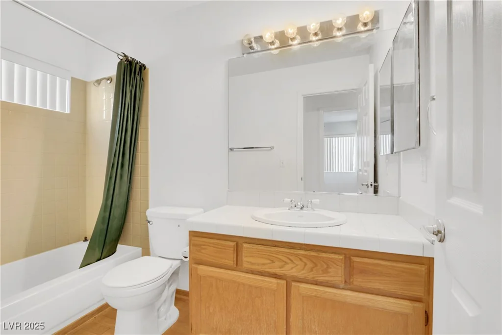1444 Country Hollow, Las Vegas, NV 89117