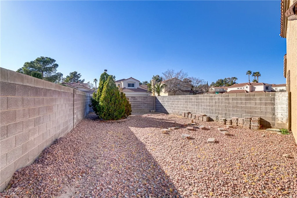 1444 Country Hollow, Las Vegas, NV 89117
