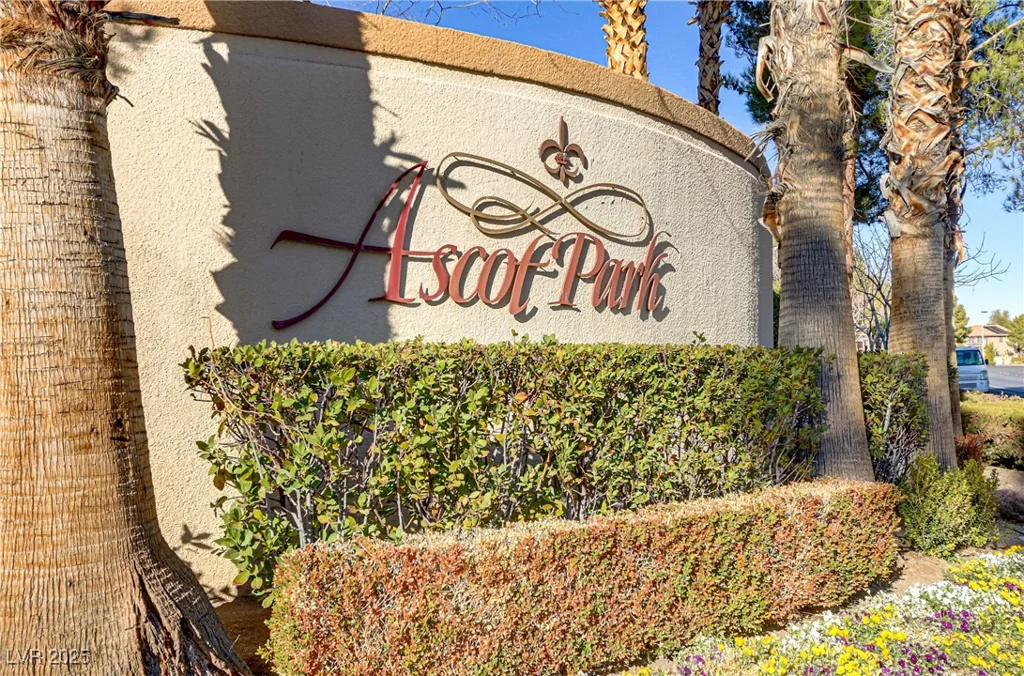 1444 Country Hollow, Las Vegas, NV 89117