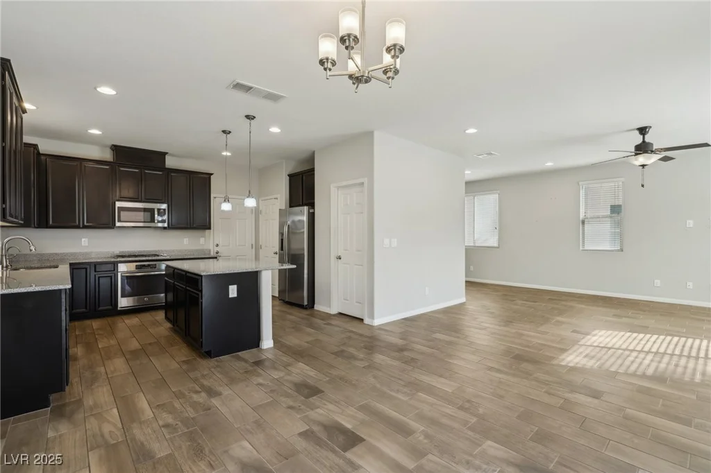 9875 Vista Meadows, Las Vegas, NV 89148