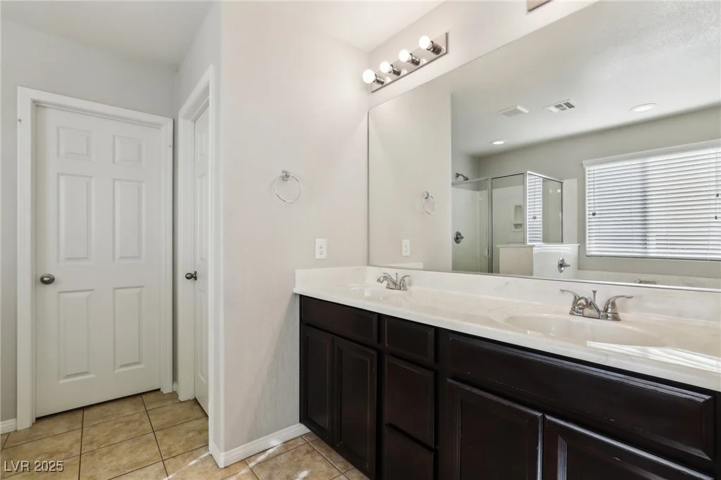 9875 Vista Meadows, Las Vegas, NV 89148