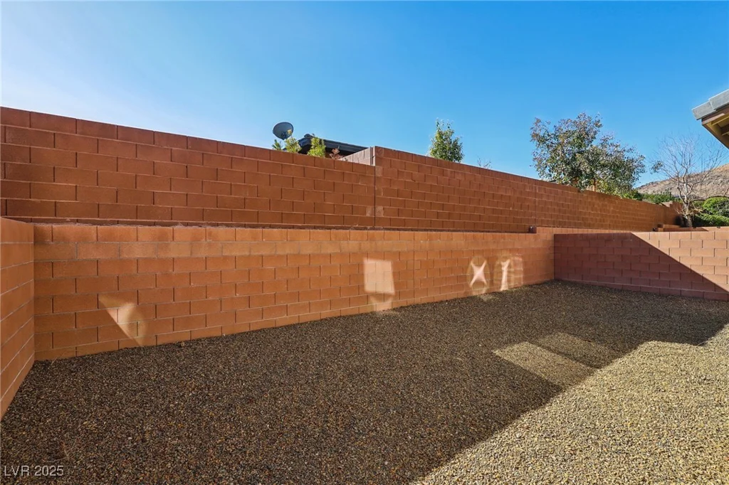 9875 Vista Meadows, Las Vegas, NV 89148