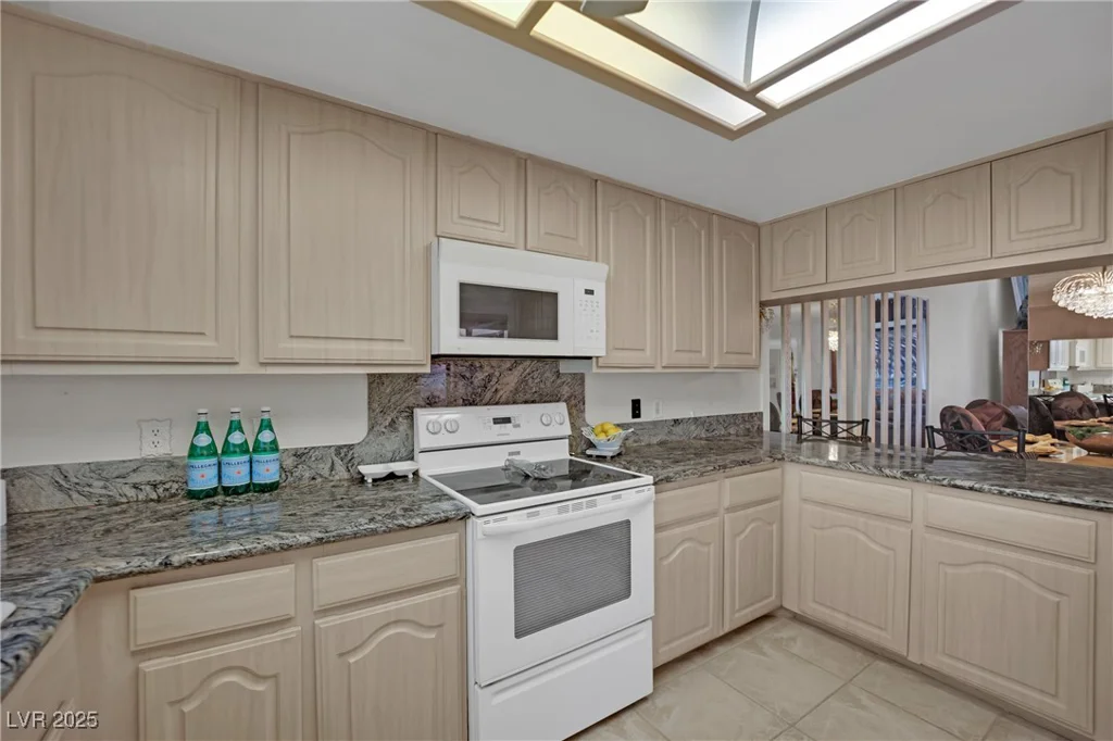 2541 La Cara, Las Vegas, NV 89121