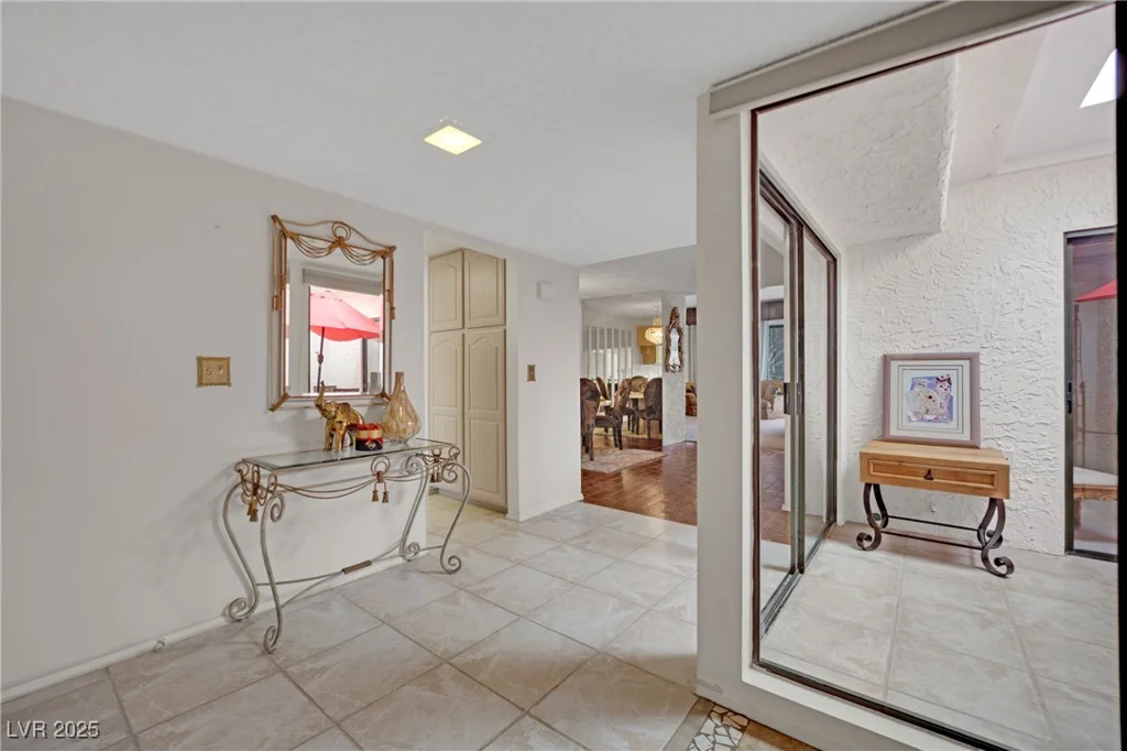 2541 La Cara, Las Vegas, NV 89121