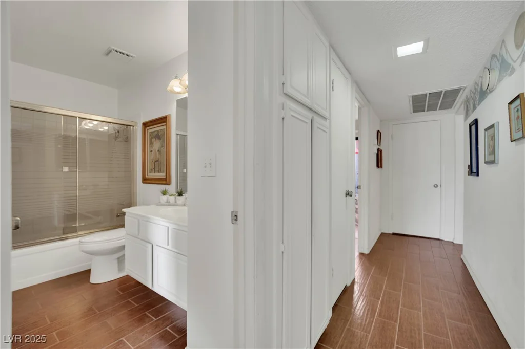 2541 La Cara, Las Vegas, NV 89121