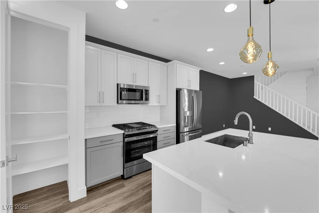 11713 Redwood Mountain, Las Vegas, NV 89138