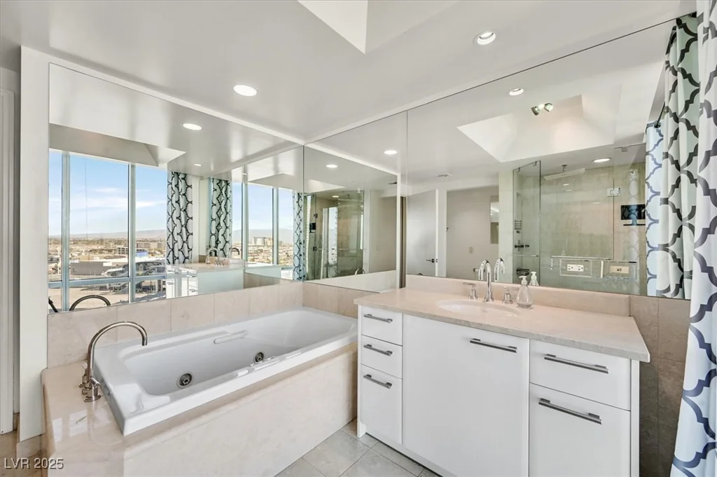 322 Karen, Las Vegas, NV 89109