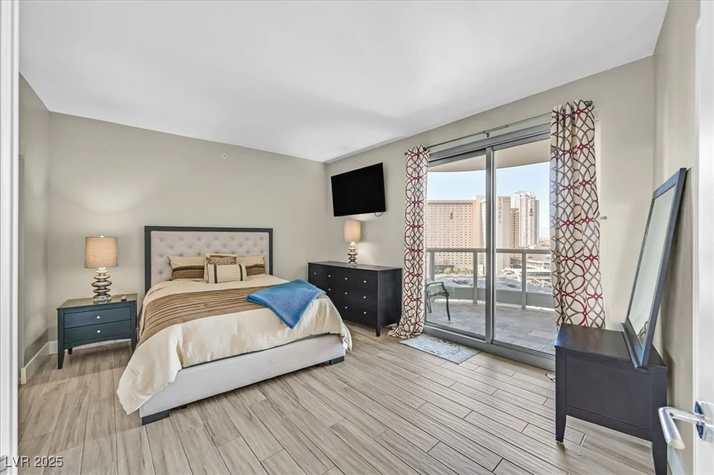 322 Karen, Las Vegas, NV 89109