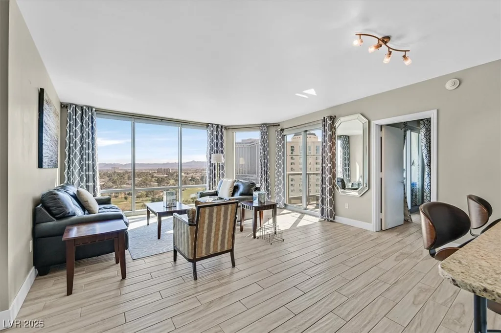 322 Karen, Las Vegas, NV 89109