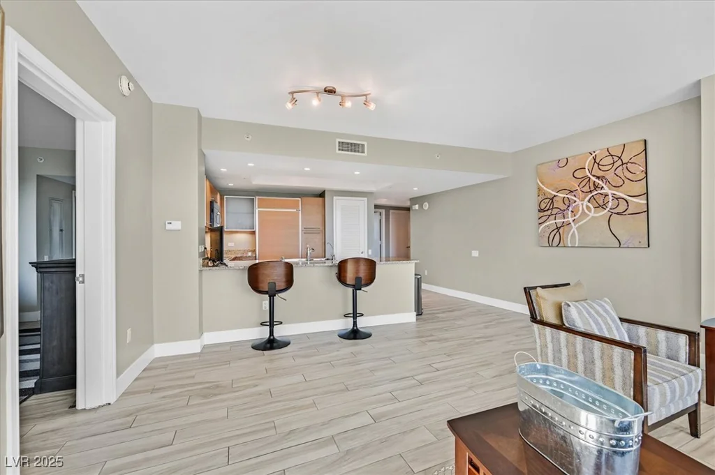 322 Karen, Las Vegas, NV 89109