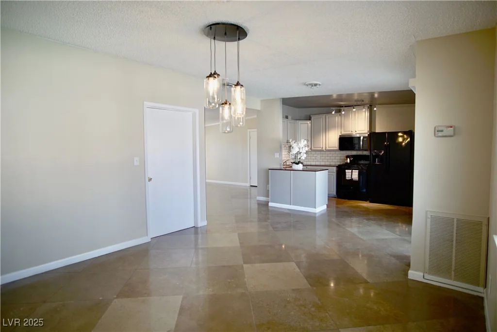 5732 Heron, Las Vegas, NV 89107