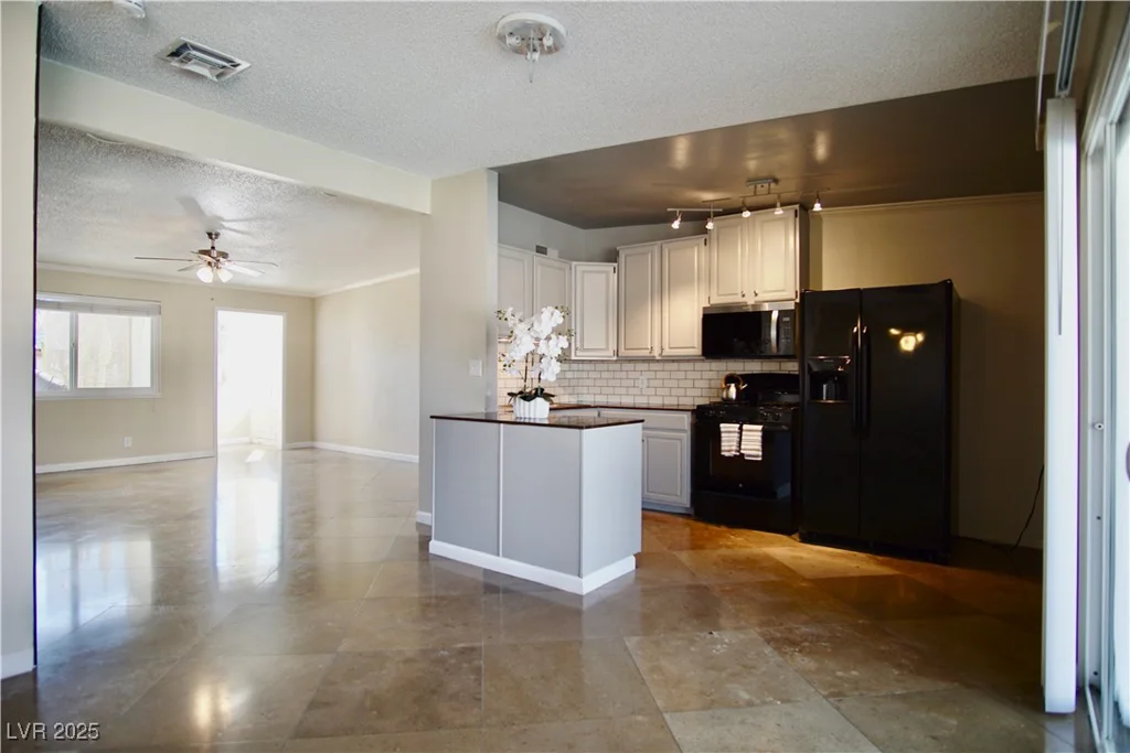 5732 Heron, Las Vegas, NV 89107