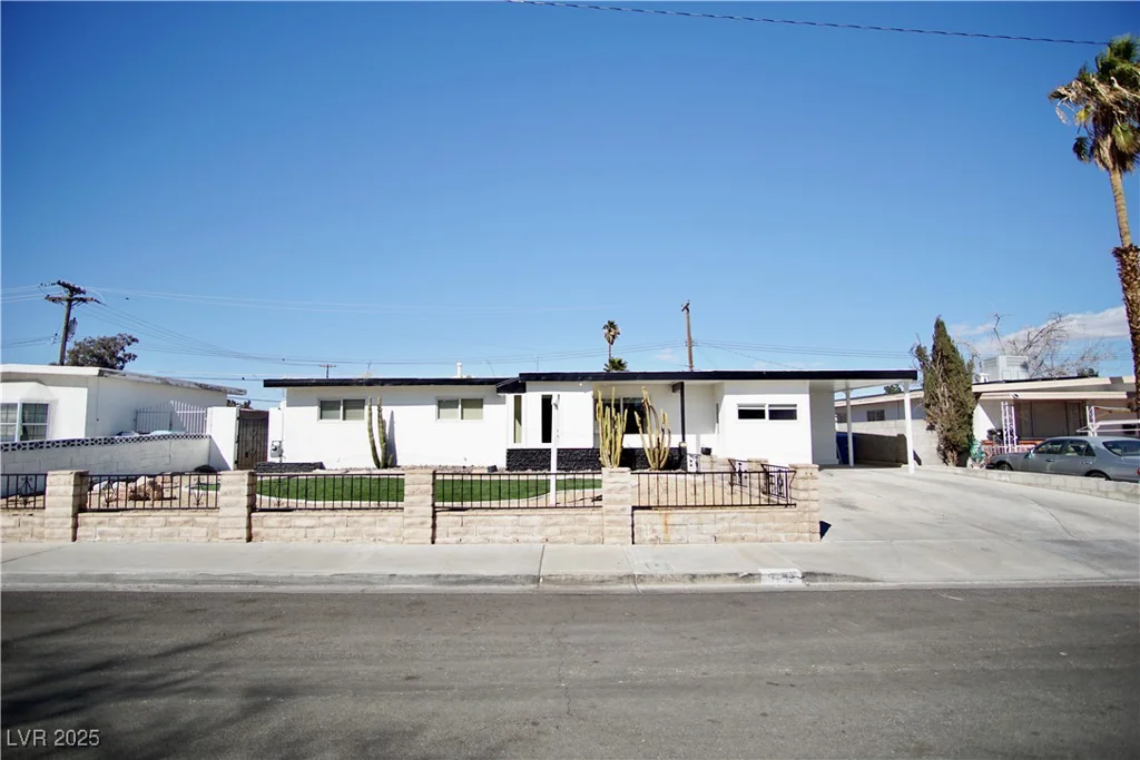 5732 Heron, Las Vegas, NV 89107
