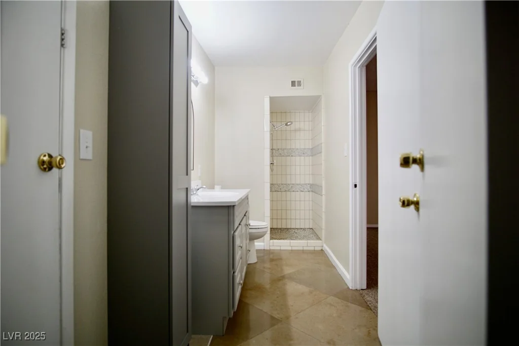 5732 Heron, Las Vegas, NV 89107