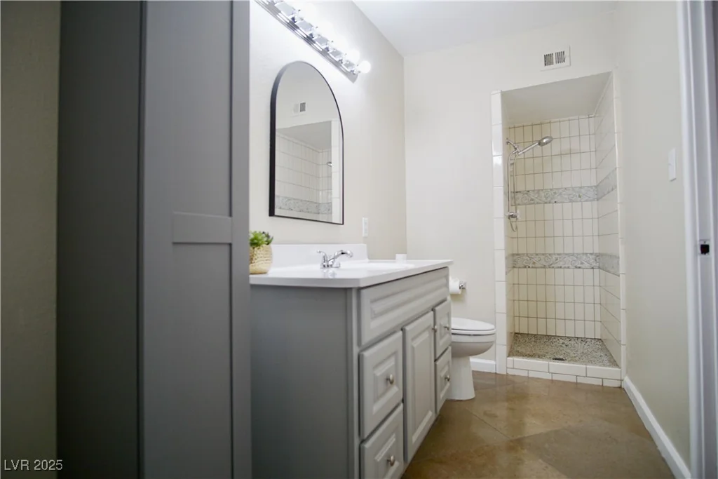 5732 Heron, Las Vegas, NV 89107