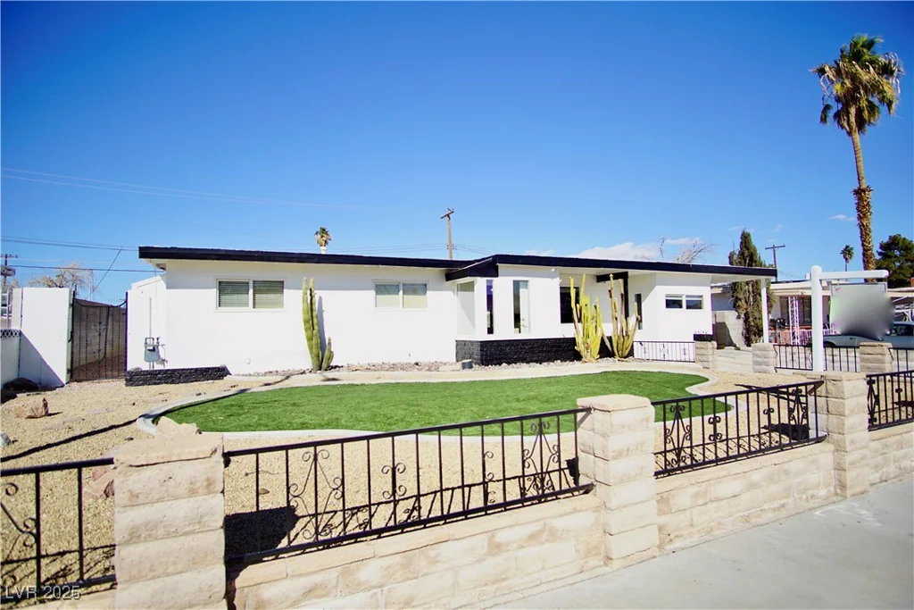 5732 Heron, Las Vegas, NV 89107