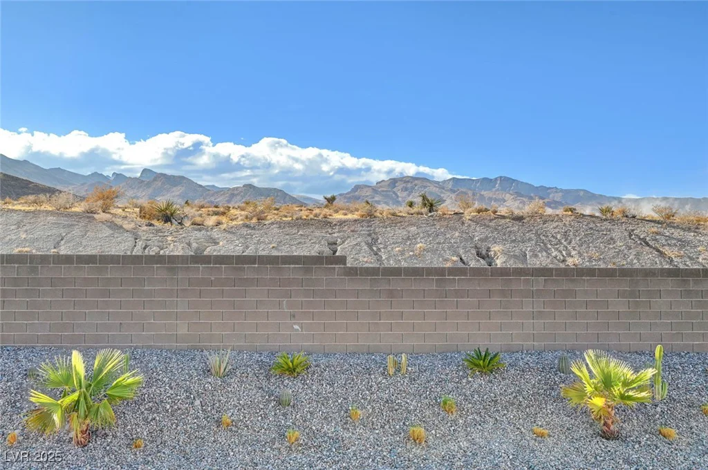 4499 Amazing View, Las Vegas, NV 89129