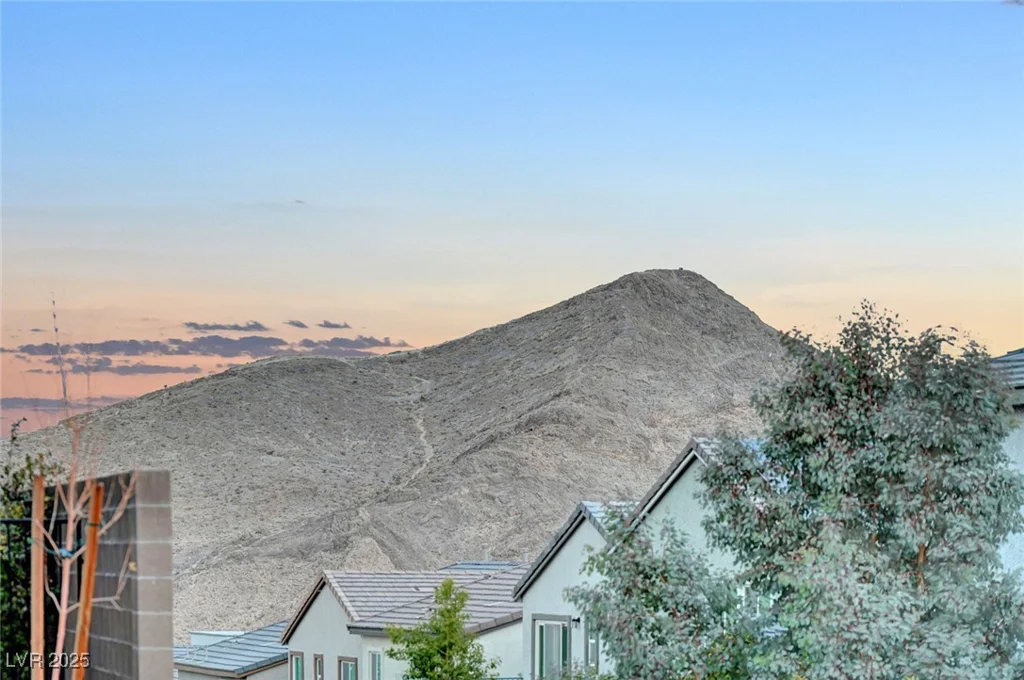 4499 Amazing View, Las Vegas, NV 89129