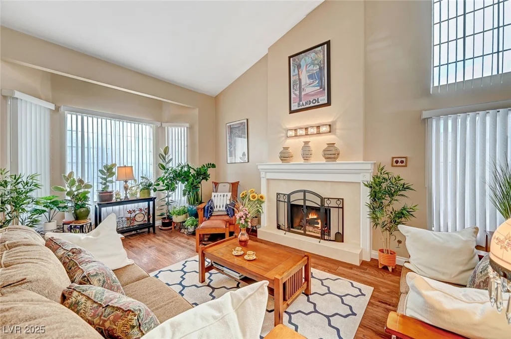 8908 Rocky Shore, Las Vegas, NV 89117
