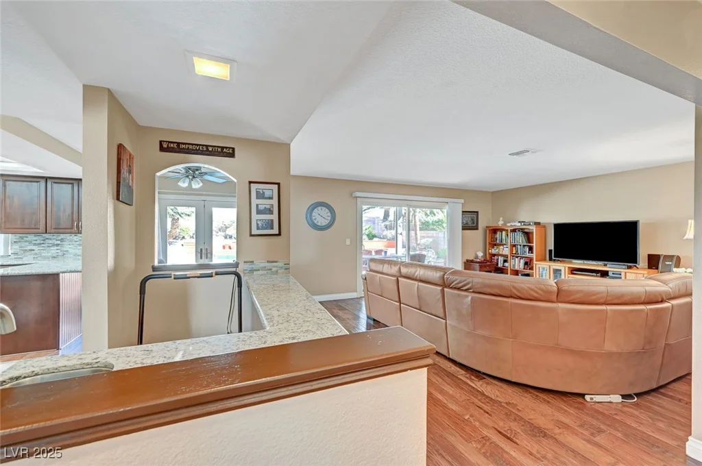 8908 Rocky Shore, Las Vegas, NV 89117