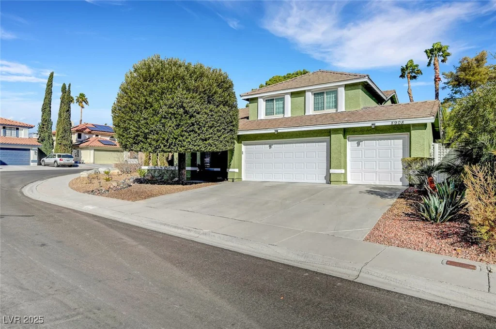 8908 Rocky Shore, Las Vegas, NV 89117