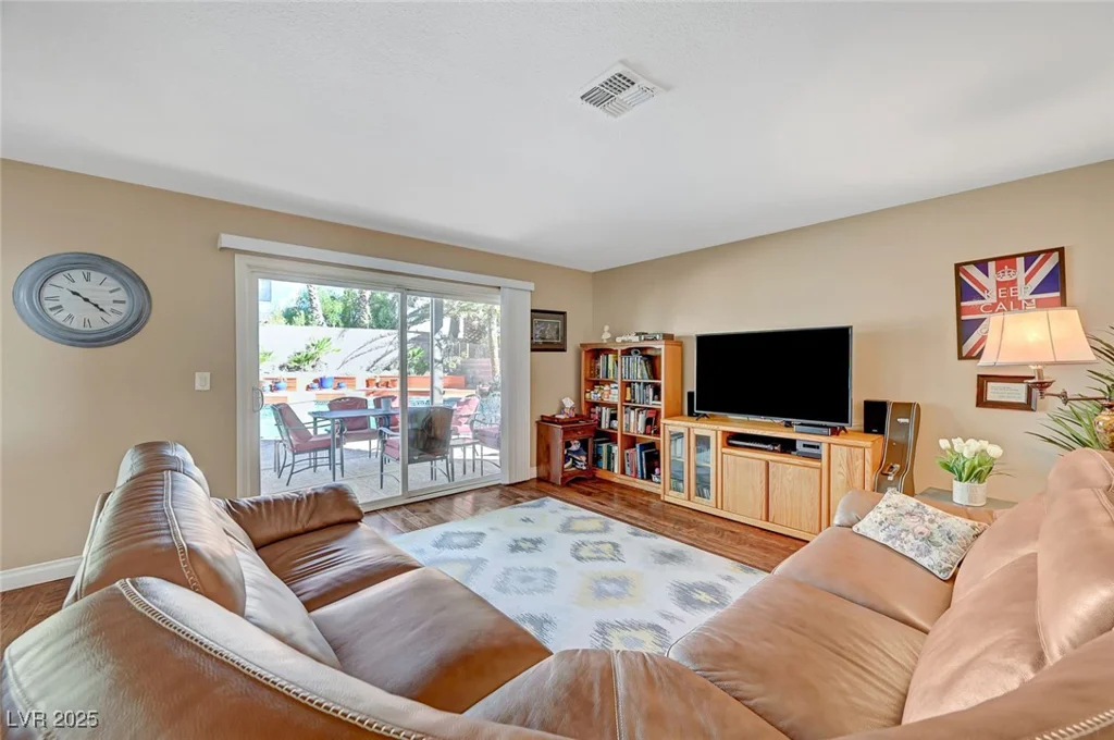 8908 Rocky Shore, Las Vegas, NV 89117