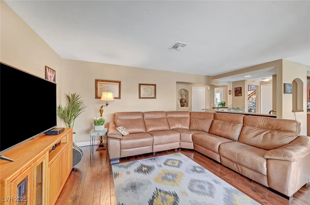 8908 Rocky Shore, Las Vegas, NV 89117