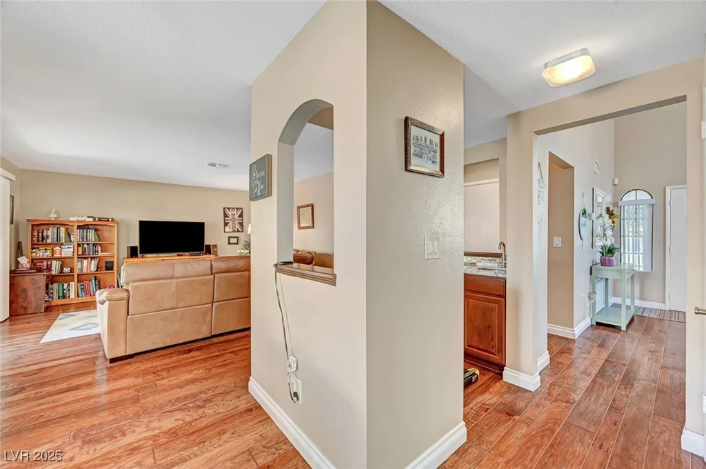 8908 Rocky Shore, Las Vegas, NV 89117