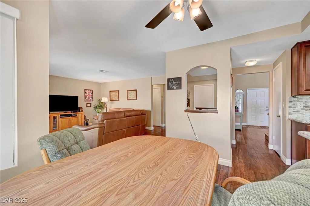 8908 Rocky Shore, Las Vegas, NV 89117
