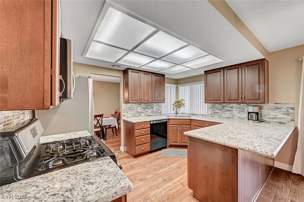 8908 Rocky Shore, Las Vegas, NV 89117