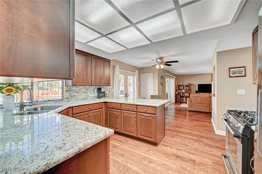 8908 Rocky Shore, Las Vegas, NV 89117