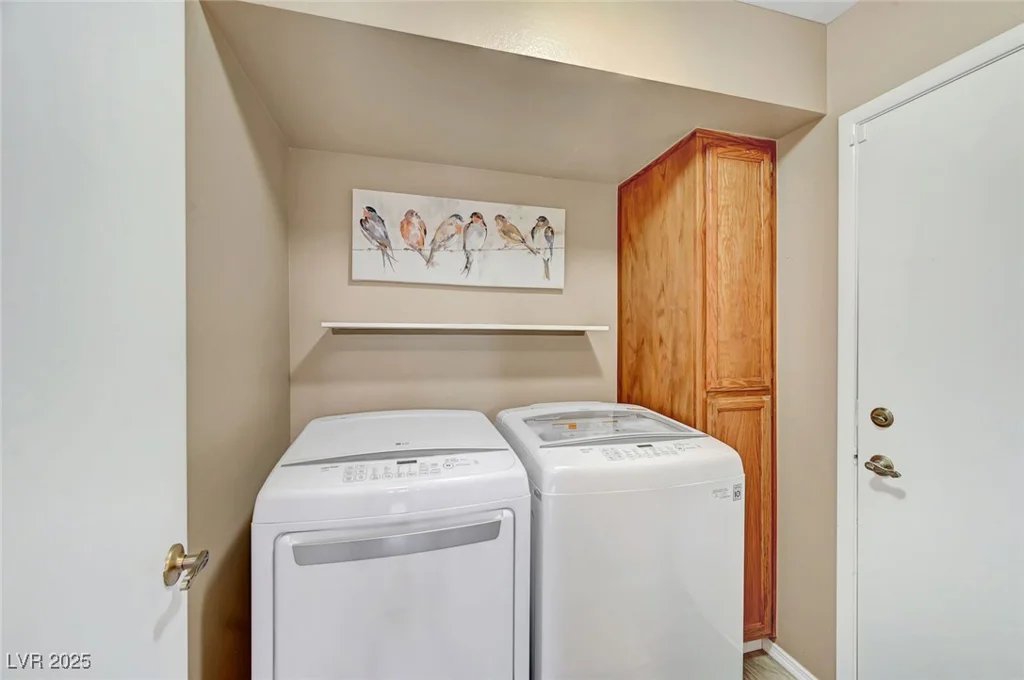 8908 Rocky Shore, Las Vegas, NV 89117