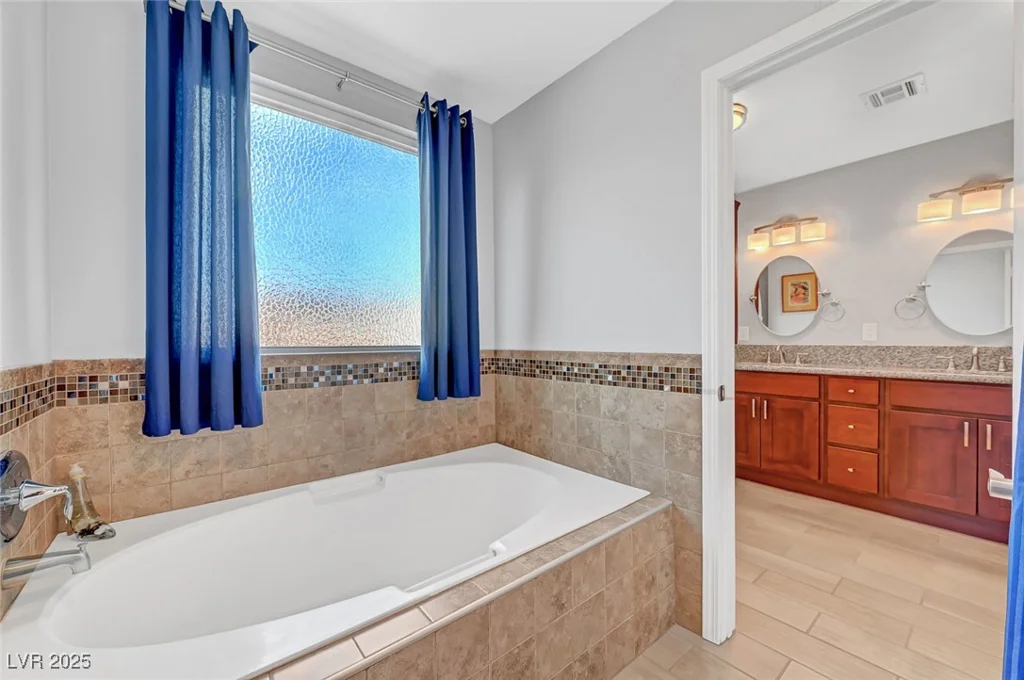 8908 Rocky Shore, Las Vegas, NV 89117