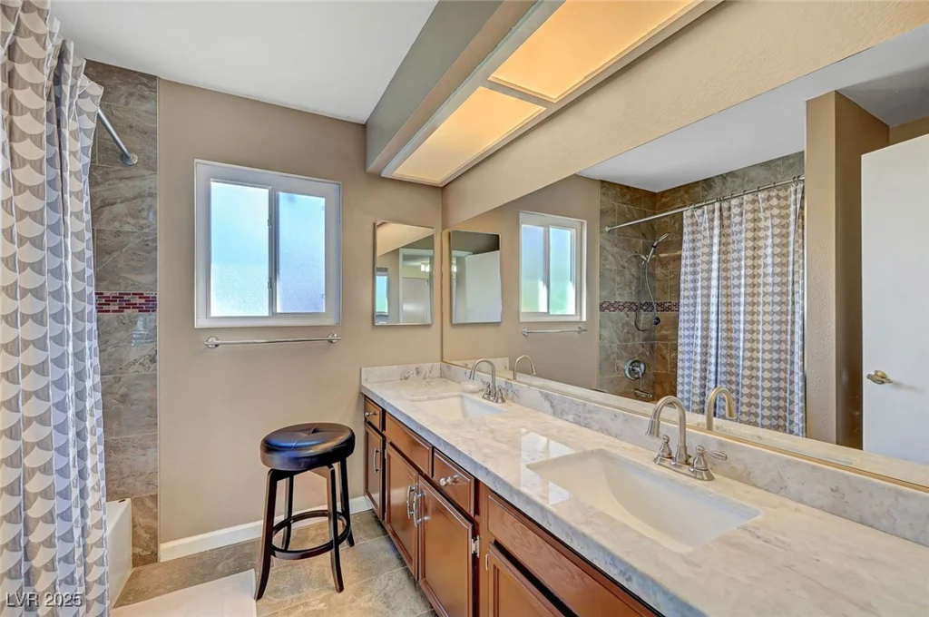8908 Rocky Shore, Las Vegas, NV 89117