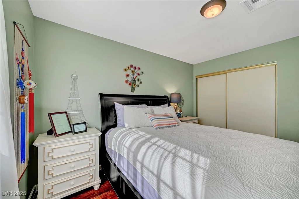 8908 Rocky Shore, Las Vegas, NV 89117