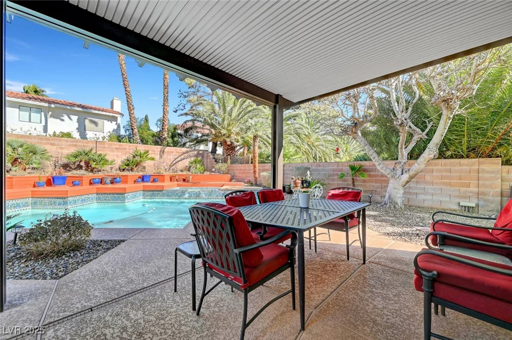 8908 Rocky Shore, Las Vegas, NV 89117