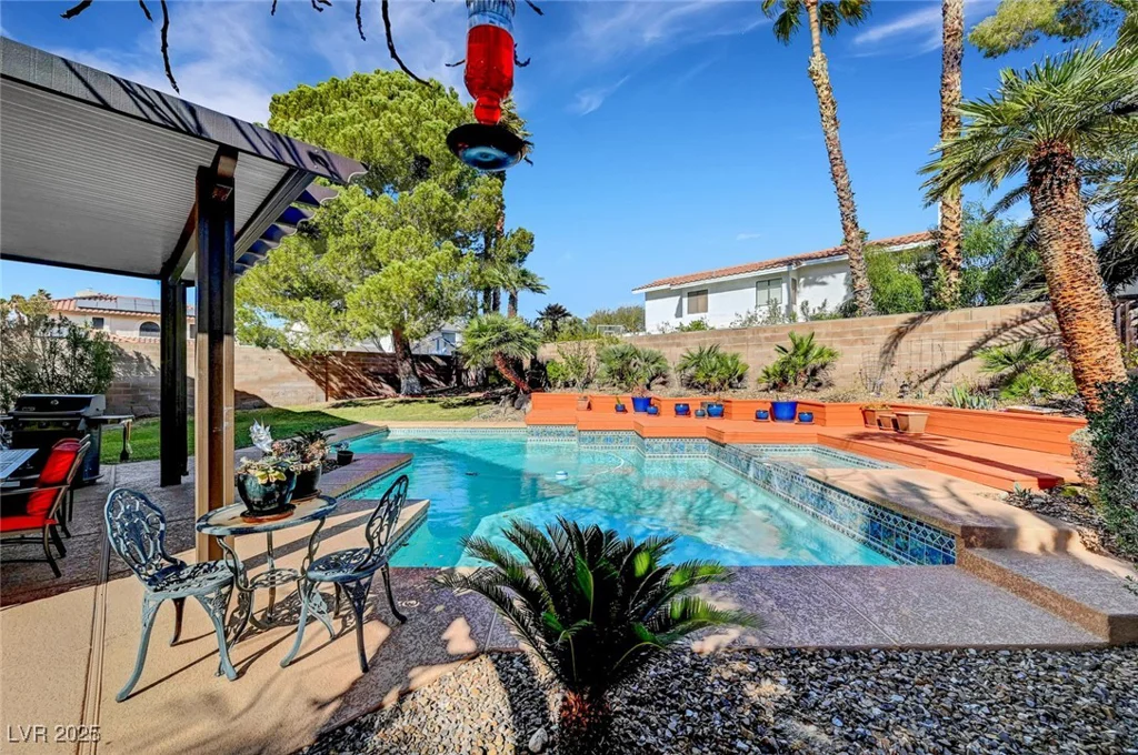 8908 Rocky Shore, Las Vegas, NV 89117