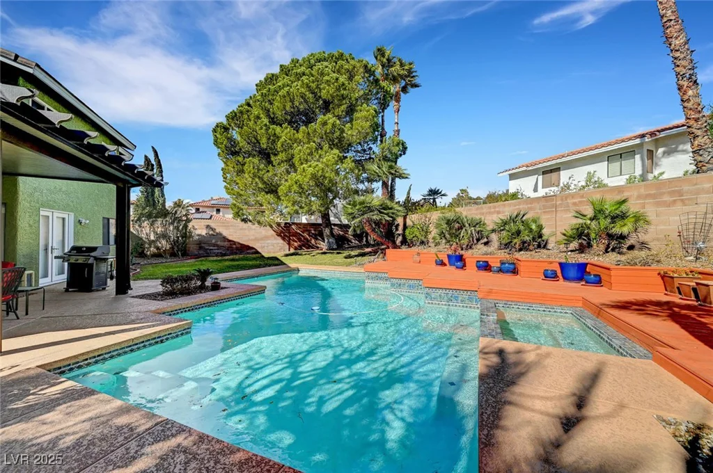 8908 Rocky Shore, Las Vegas, NV 89117