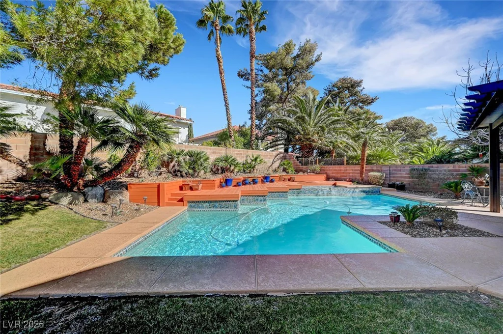 8908 Rocky Shore, Las Vegas, NV 89117