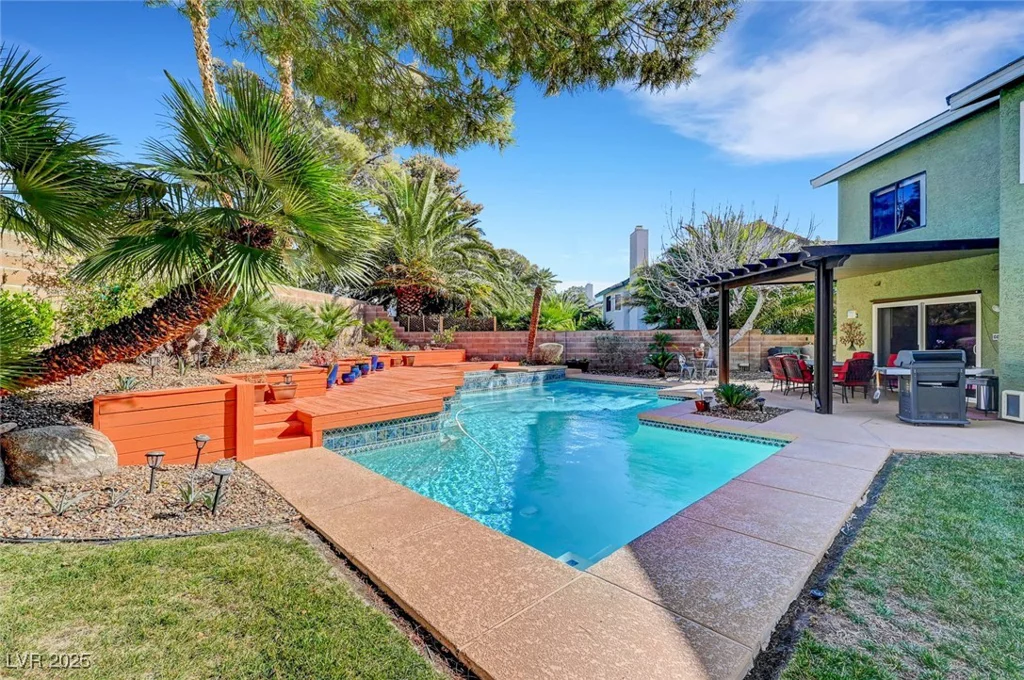 8908 Rocky Shore, Las Vegas, NV 89117