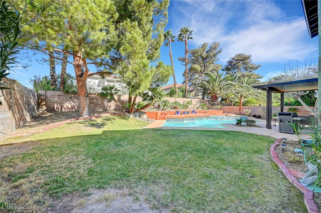 8908 Rocky Shore, Las Vegas, NV 89117