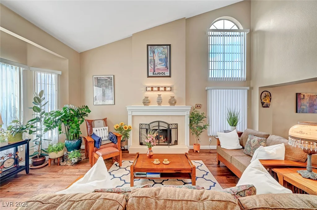 8908 Rocky Shore, Las Vegas, NV 89117