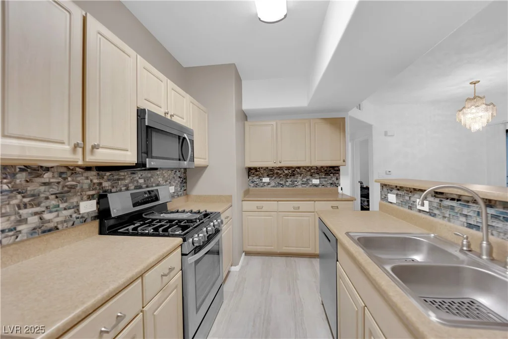 8250 Grand Canyon, Las Vegas, NV 89166