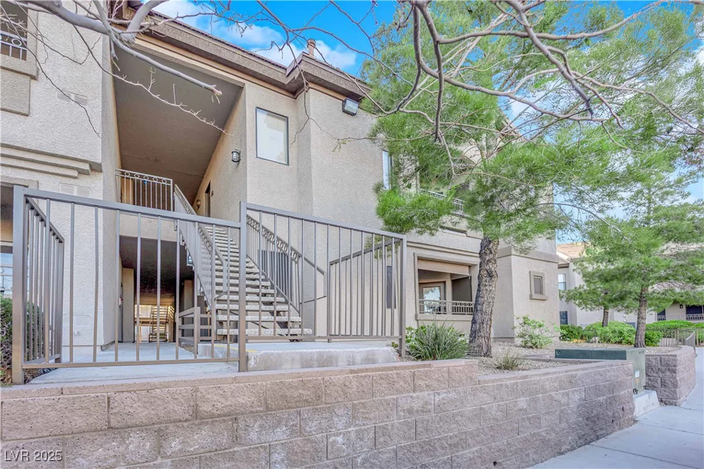 8250 Grand Canyon, Las Vegas, NV 89166
