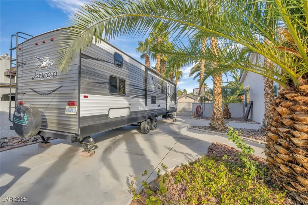 6005 Blowing Bellows, Las Vegas, NV 89130