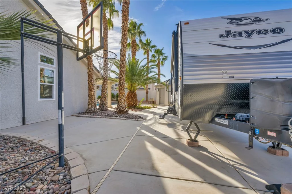 6005 Blowing Bellows, Las Vegas, NV 89130