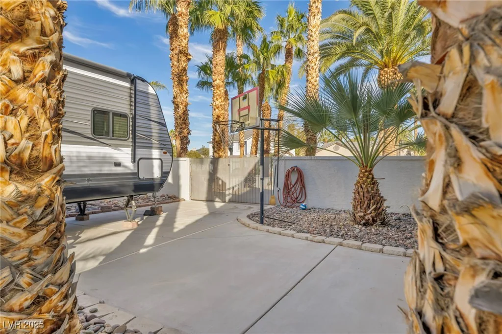 6005 Blowing Bellows, Las Vegas, NV 89130