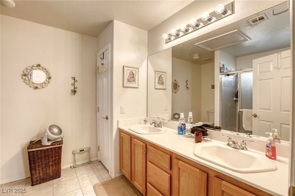 3353 Kylemore, Las Vegas, NV 89129