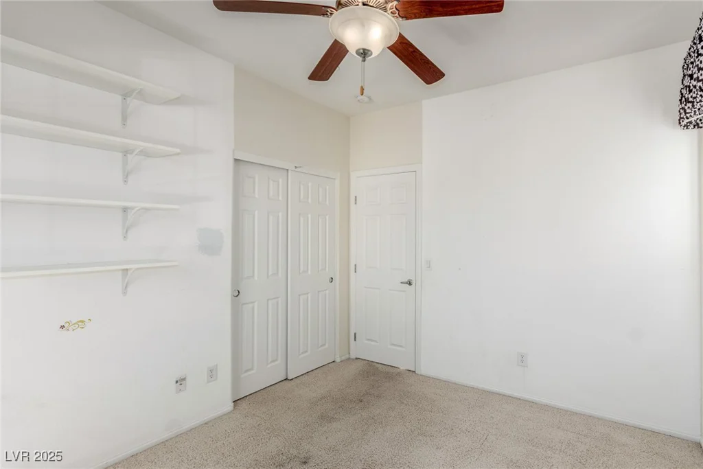 10221 Mayflower Bay, Las Vegas, NV 89166