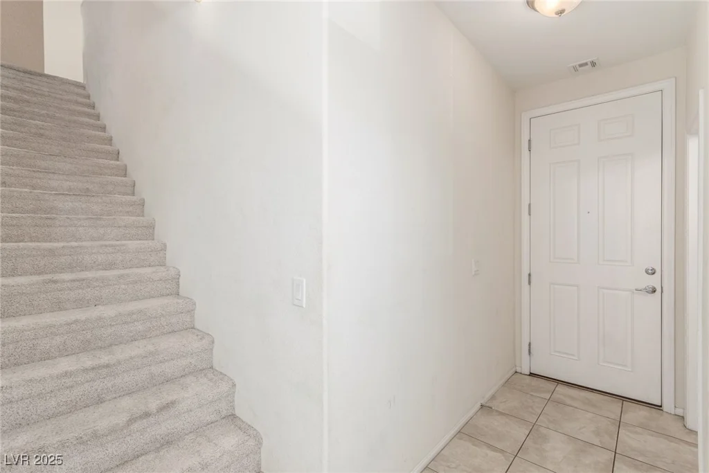 10221 Mayflower Bay, Las Vegas, NV 89166